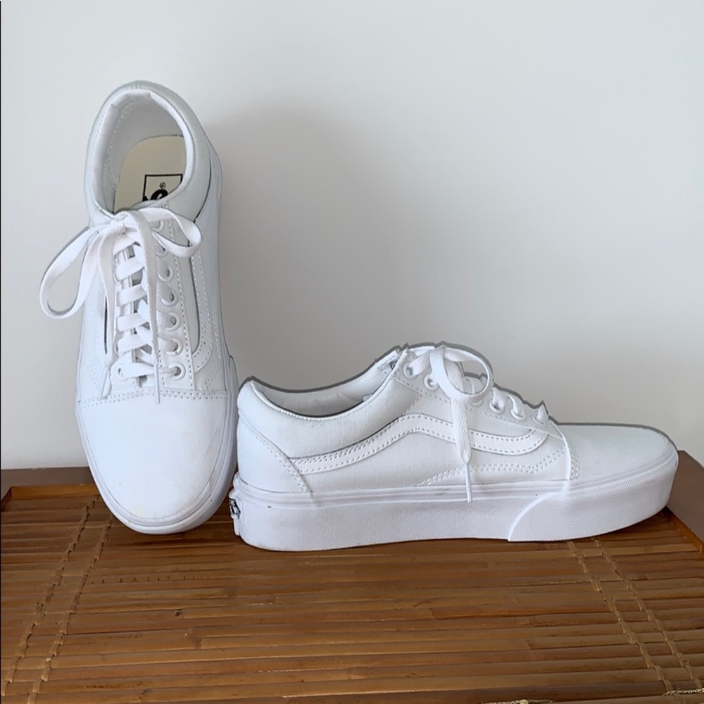 White canvas Vans